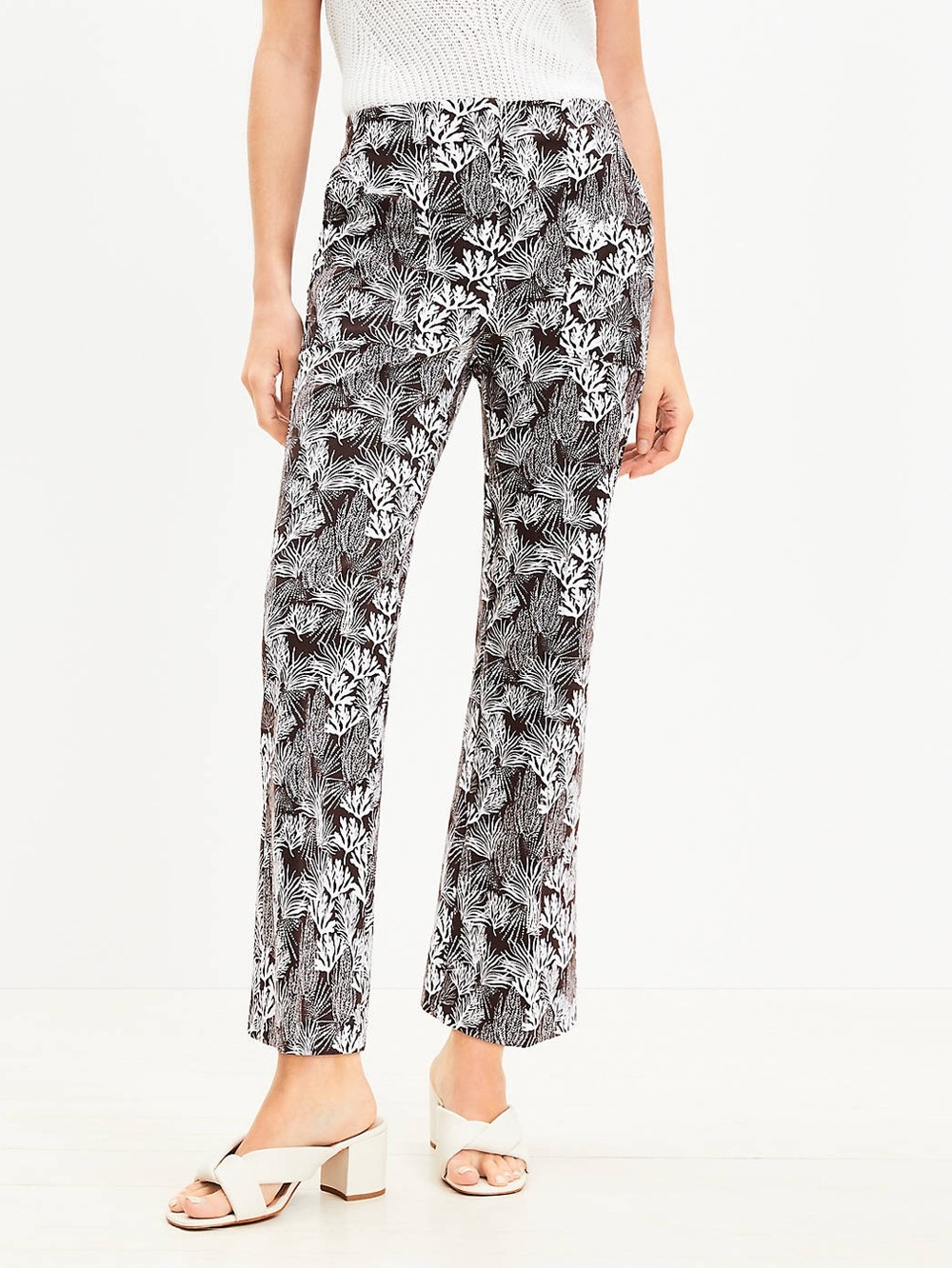 Coral Reef Print Kick Flare Cropped Pants in DARK BROWN and White